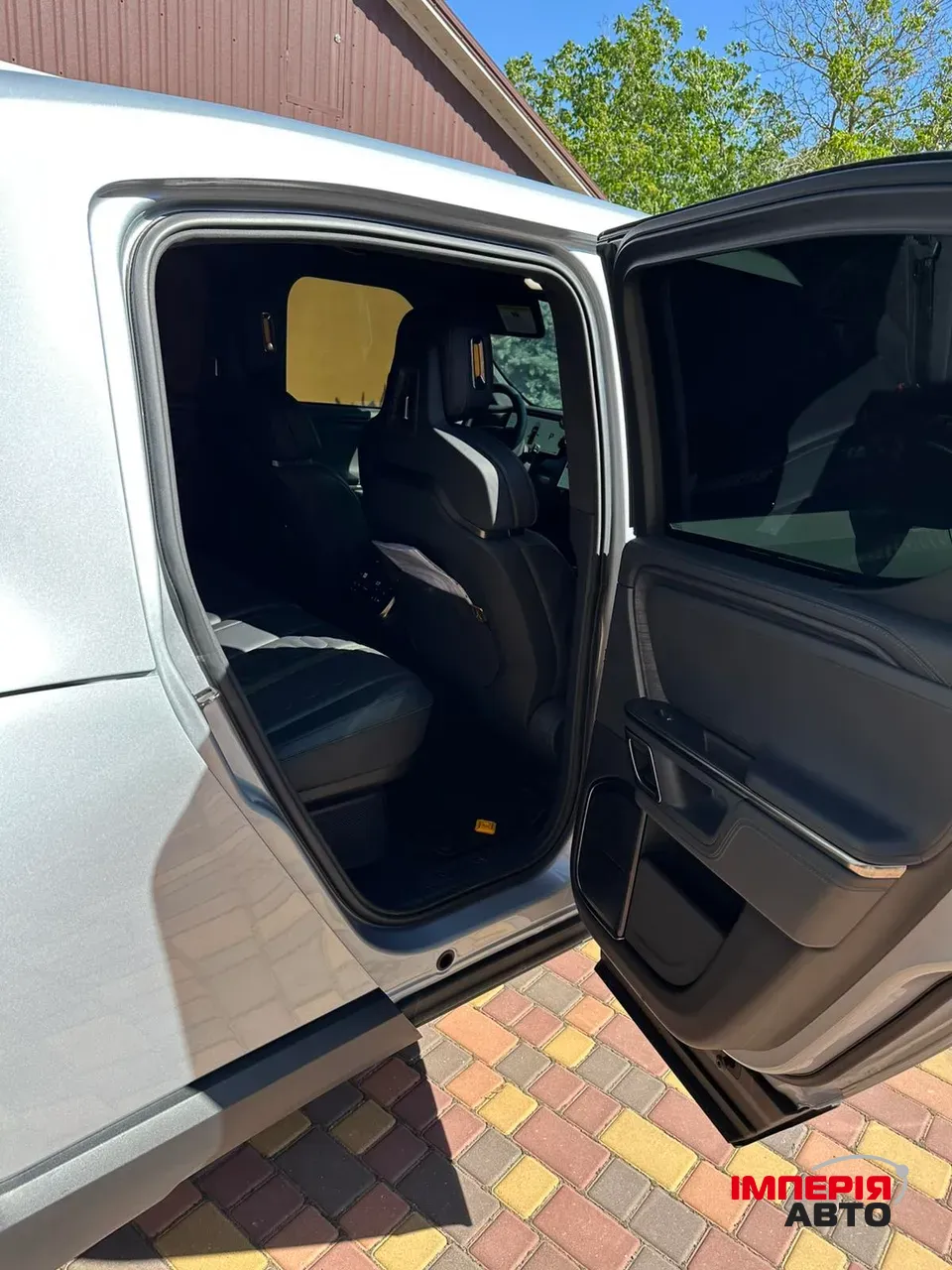 Rivian R1T - фото 7