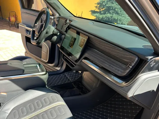 Rivian R1T - фото 4