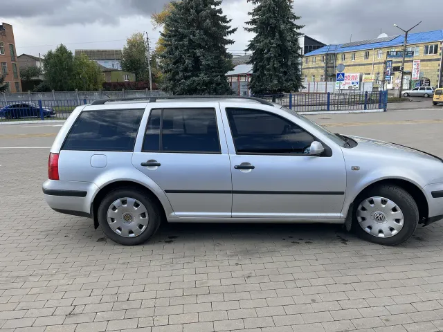 Volkswagen Golf - фото 4