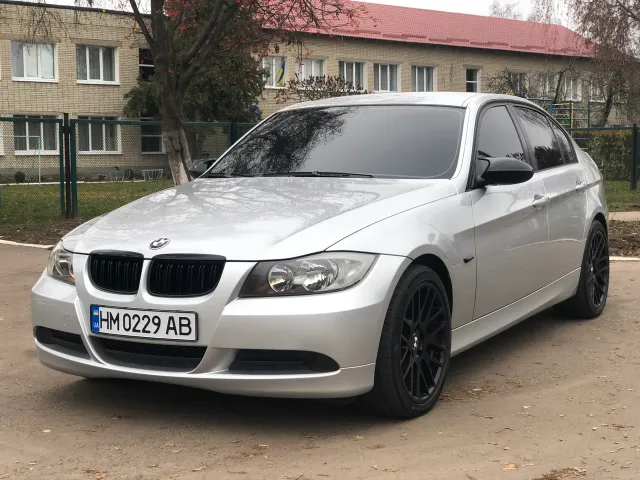 BMW 3 серії - фото 1