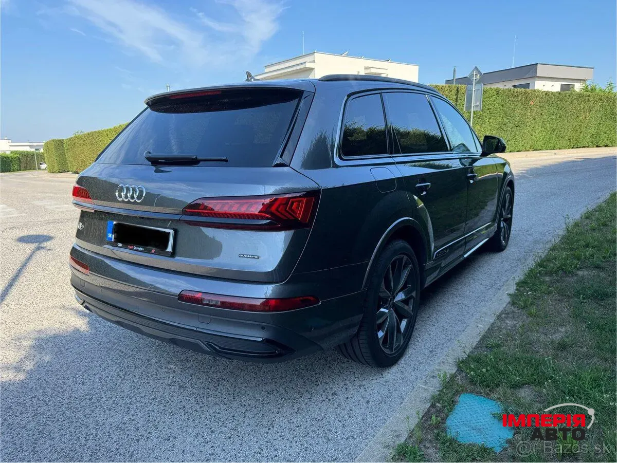 Audi Q7 - фото 6