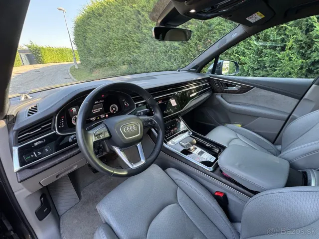 Audi Q7 - фото 5