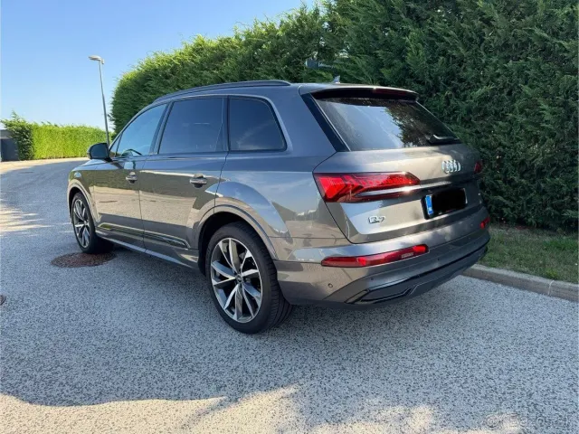 Audi Q7 - фото 3