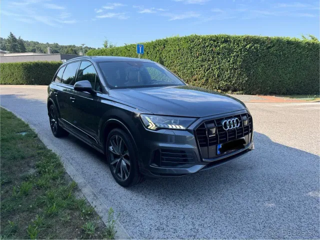 Audi Q7 - фото 1