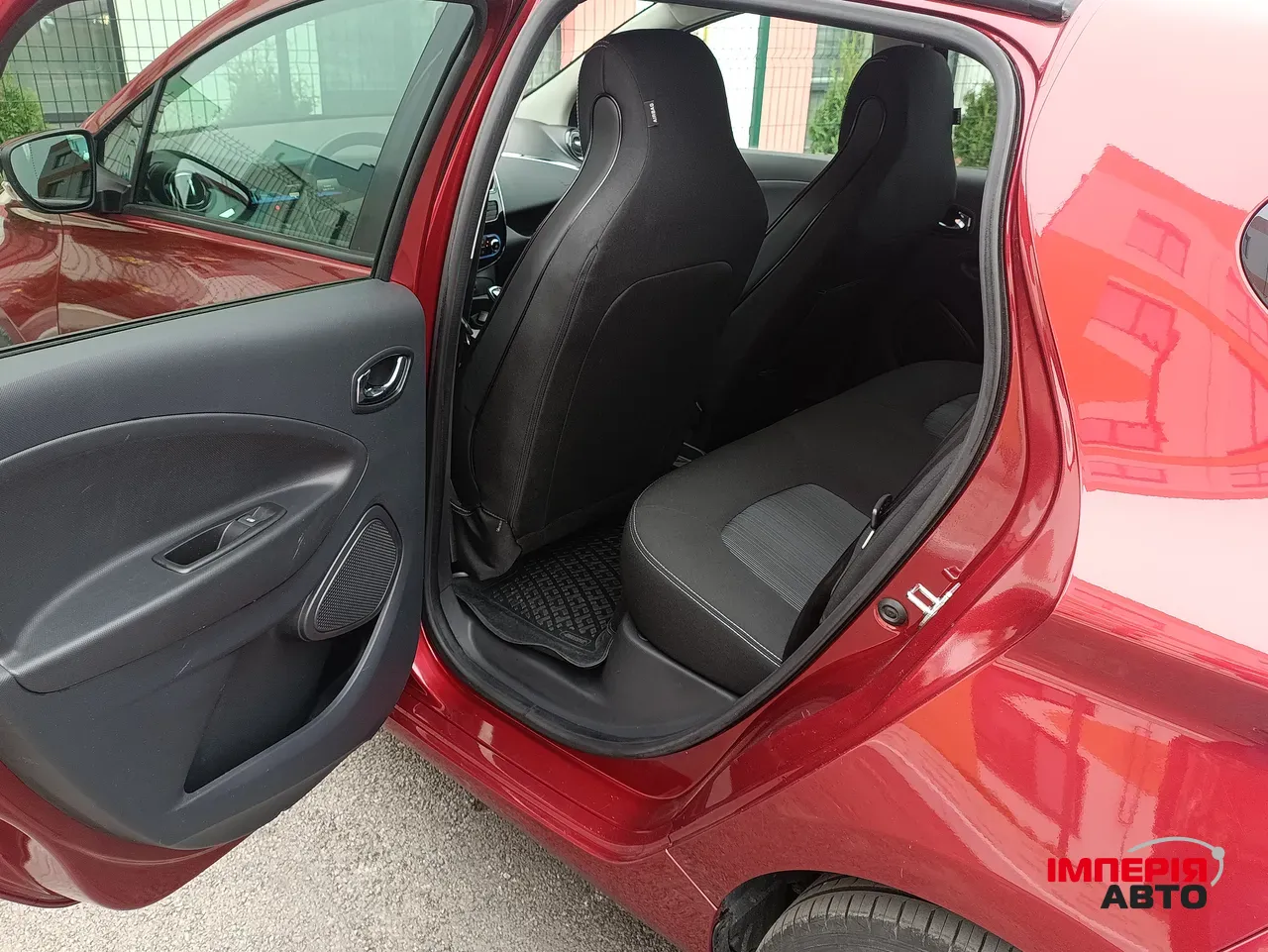 Renault ZOE - фото 18