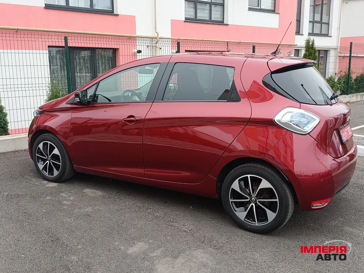 Renault ZOE - фото 8