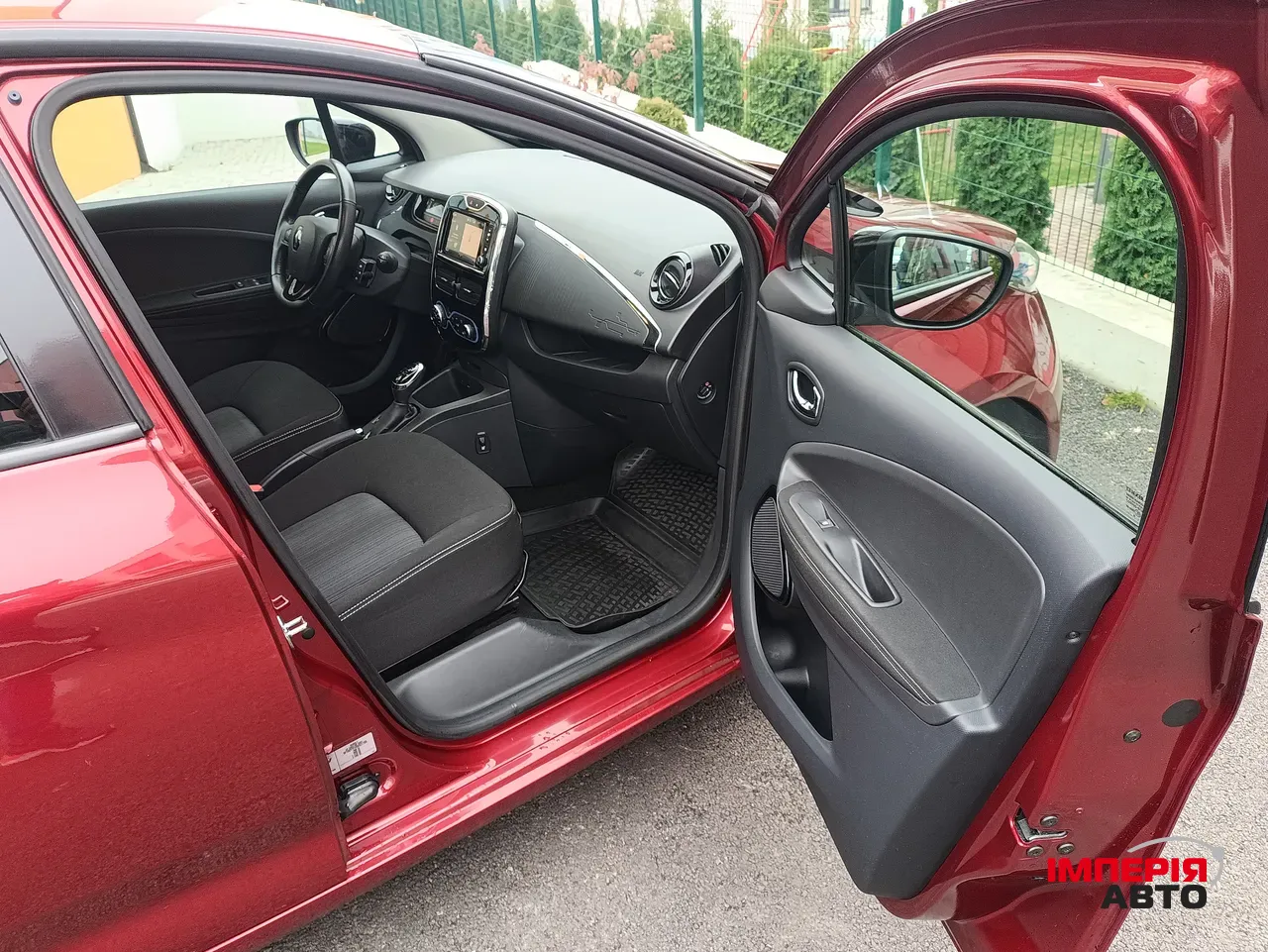 Renault ZOE - фото 14