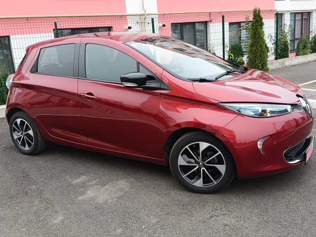 Renault ZOE - фото 3