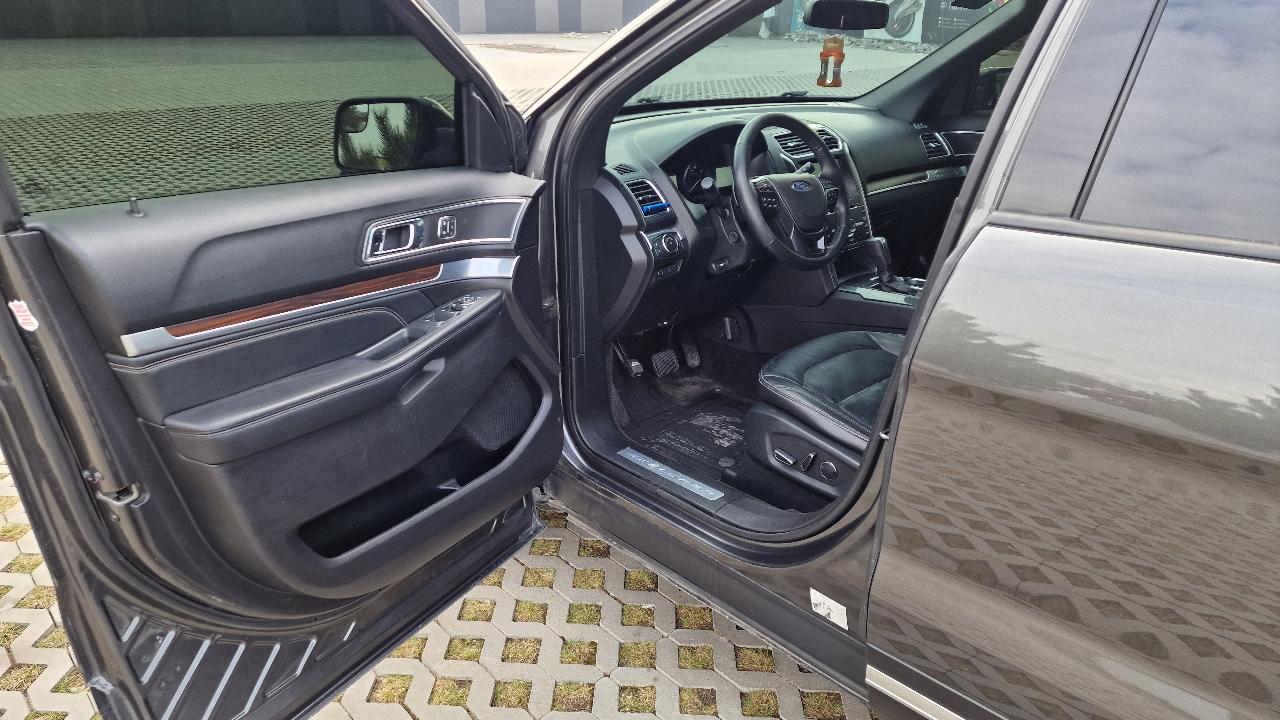 Ford Explorer - фото 11