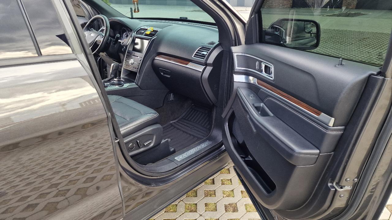 Ford Explorer - фото 31