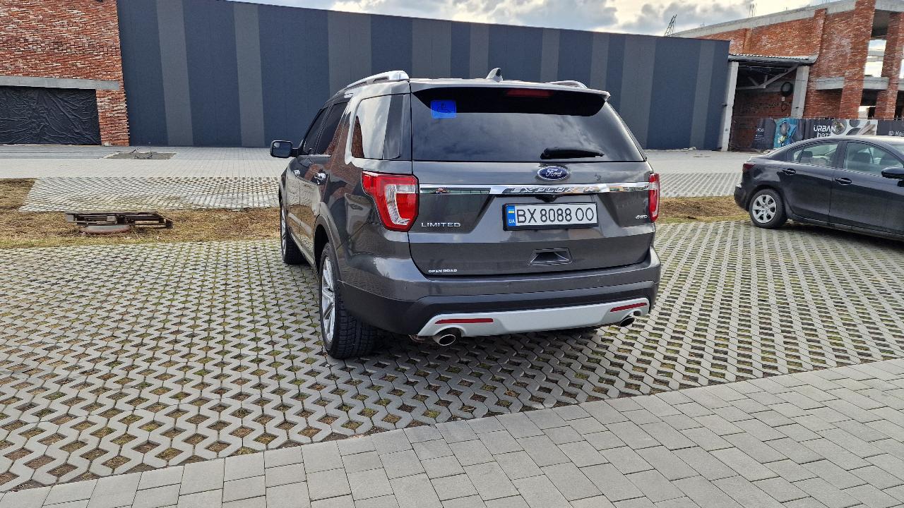 Ford Explorer - фото 12