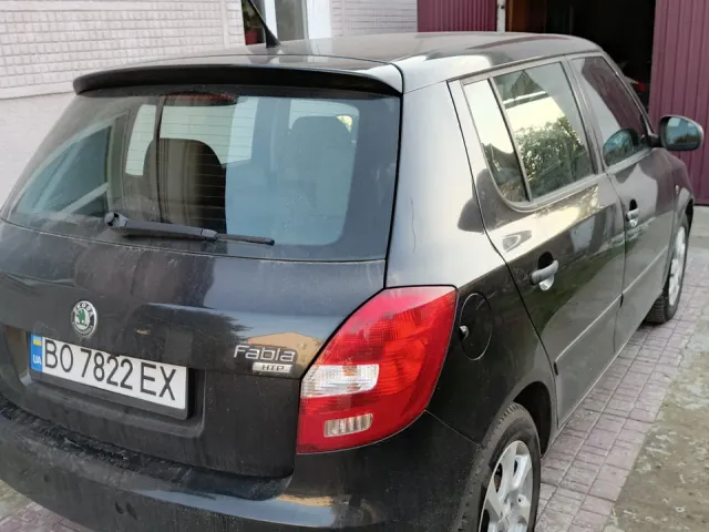 Skoda Fabia - фото 4
