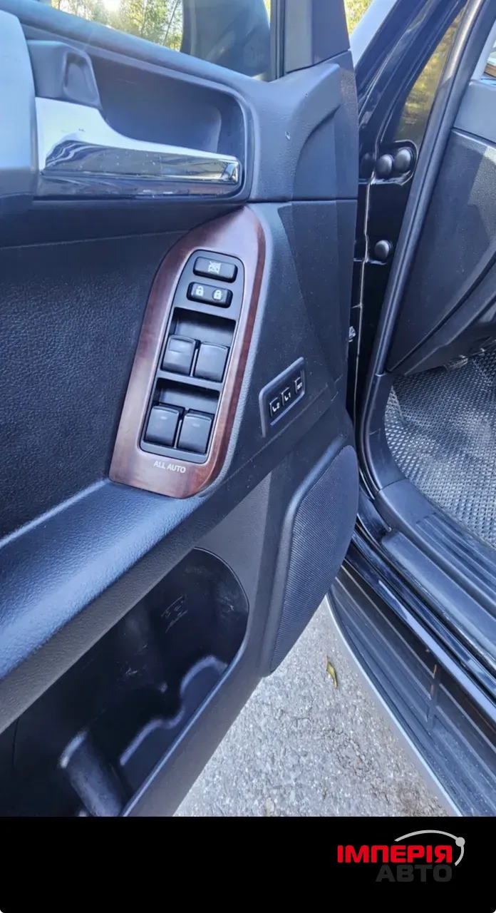 Toyota Land Cruiser Prado - фото 6