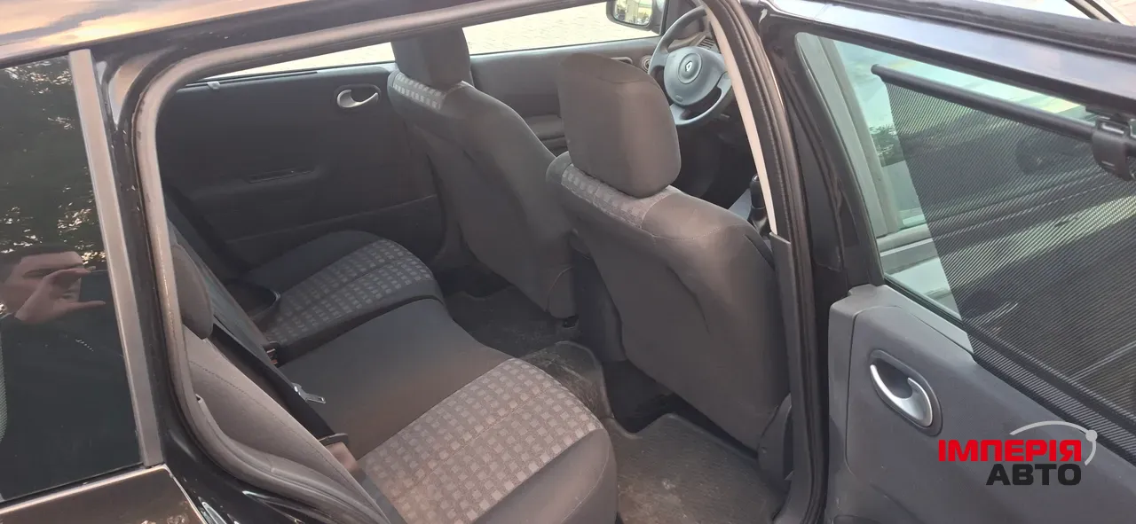 Renault Megane - фото 19