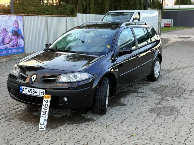 Renault Megane - фото 1