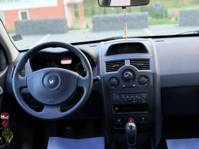Renault Megane - фото 5