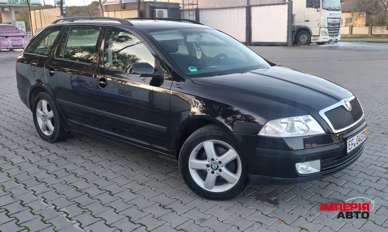 Skoda Octavia - фото 3