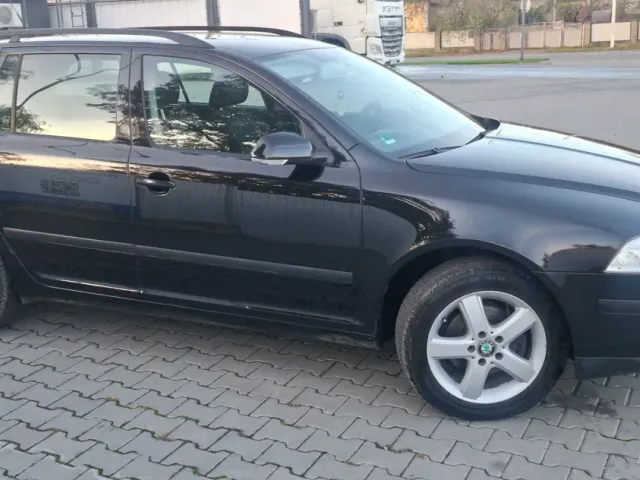 Skoda Octavia - фото 4