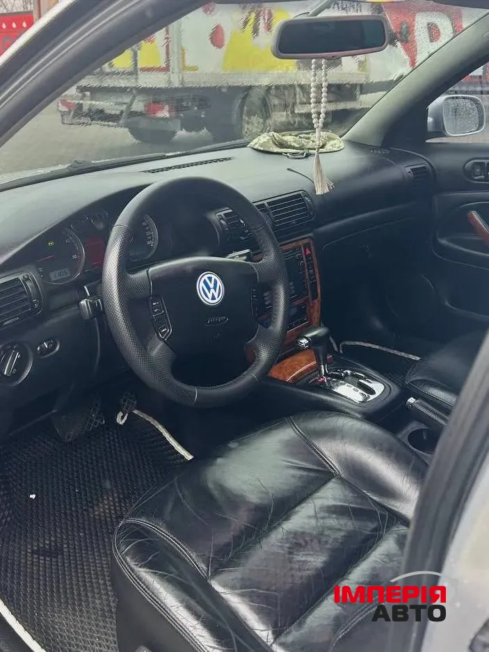 Volkswagen Passat - фото 6