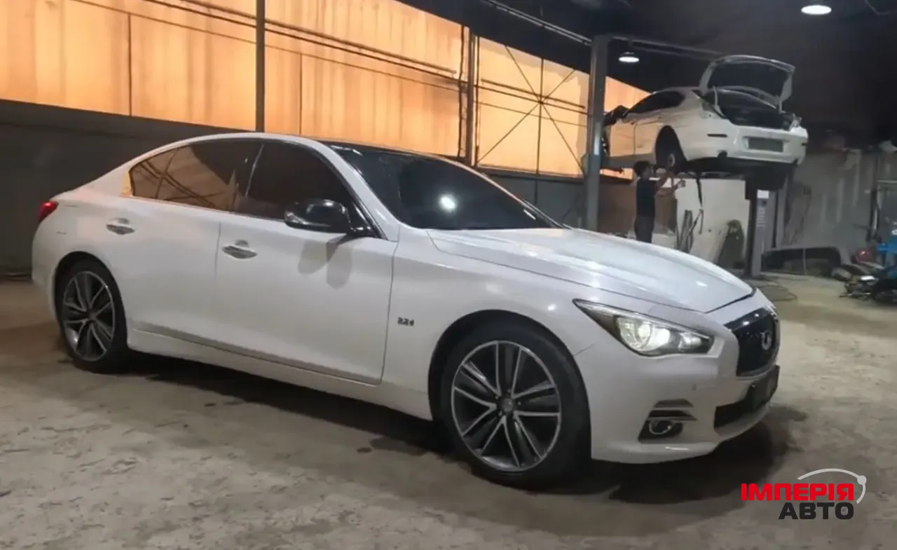 Infiniti Q50 - фото 1