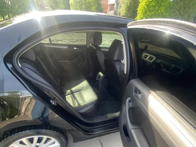 Volkswagen Jetta - фото 3