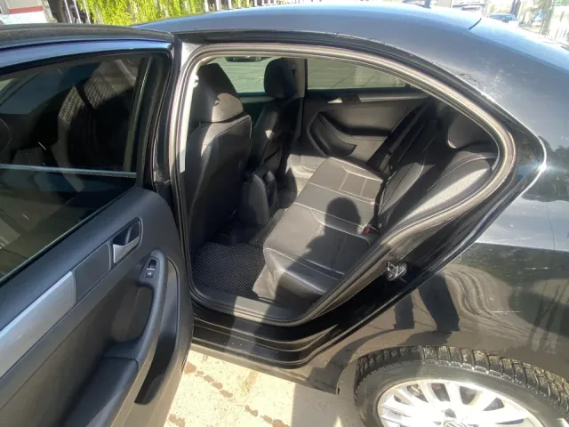 Volkswagen Jetta - фото 5