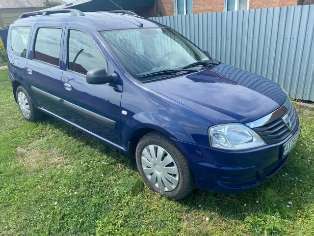 Dacia Logan - фото 1