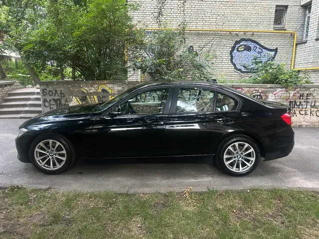 BMW 3 серії - фото 1