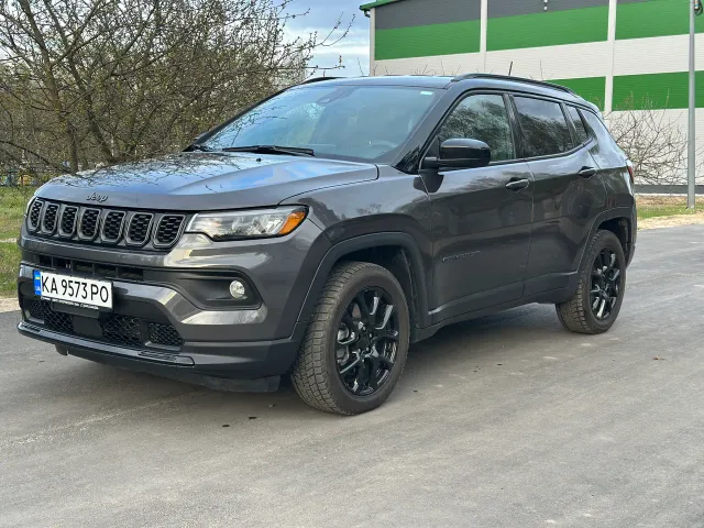 Jeep Compass - фото 1