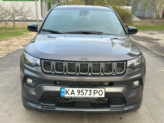 Jeep Compass - фото 2