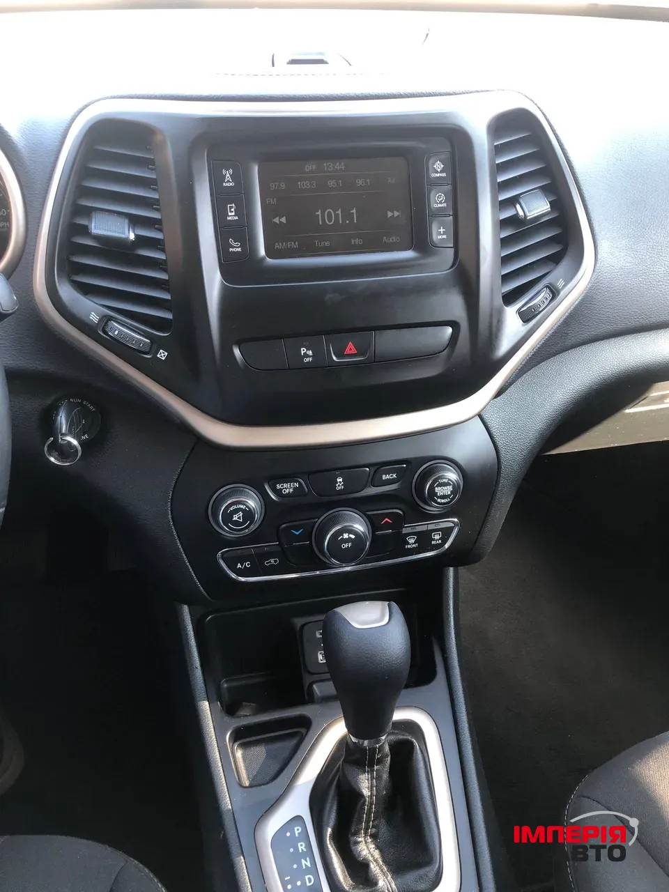 Jeep Cherokee - фото 7