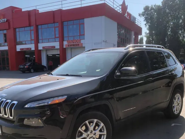 Jeep Cherokee - фото 5