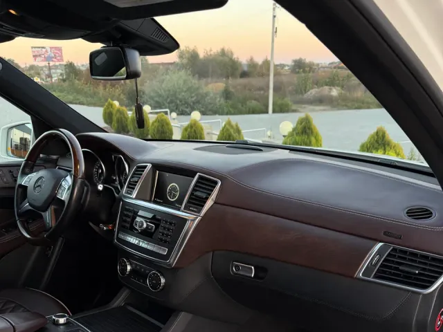 Mercedes-Benz M-Класс - фото 4