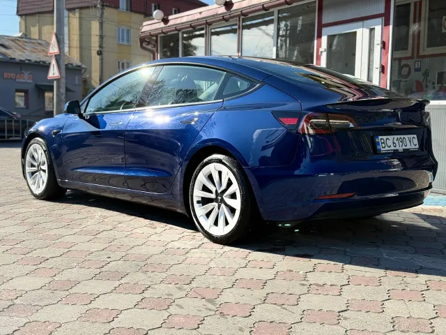 Tesla Model 3 - фото 4