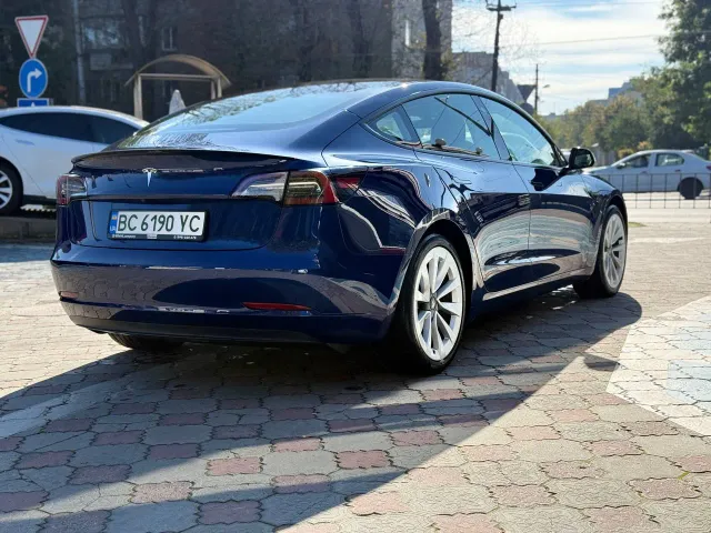 Tesla Model 3 - фото 5