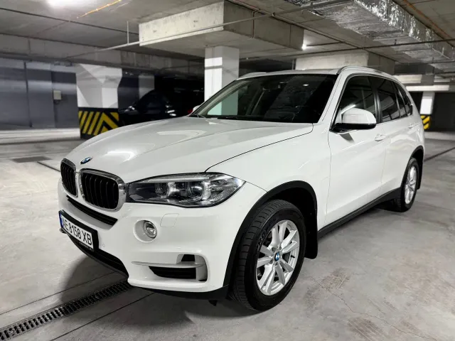 BMW X5 - фото 1