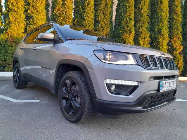 Jeep Compass - фото 1