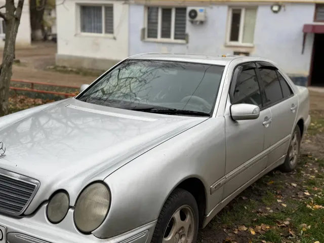 Mercedes-Benz E-Класс - фото 3