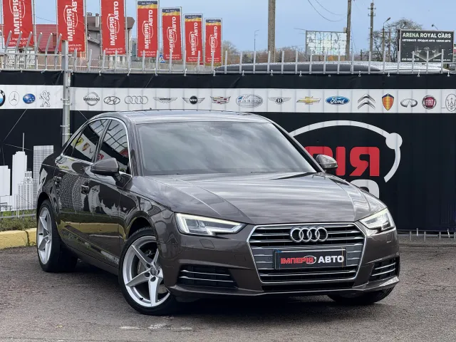 Audi A4 - фото 5