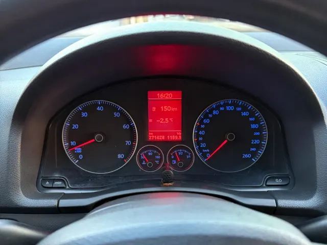 Volkswagen Golf - фото 3