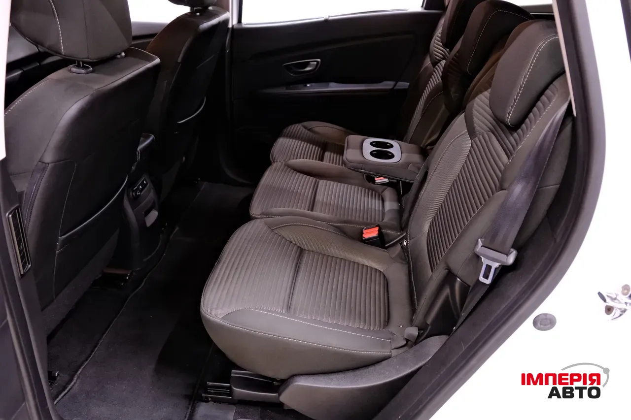 Renault Scenic - фото 8
