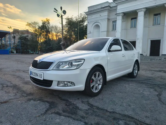 Skoda Octavia - фото 3