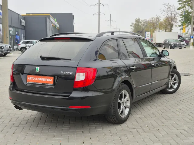 Skoda Superb - фото 4
