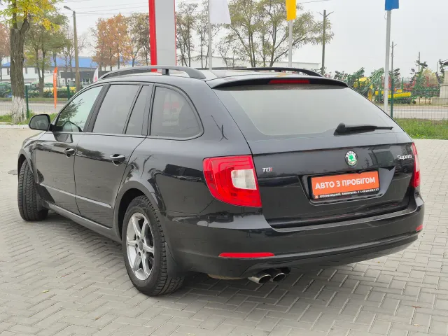 Skoda Superb - фото 3