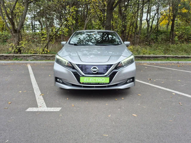 Nissan Leaf - фото 2