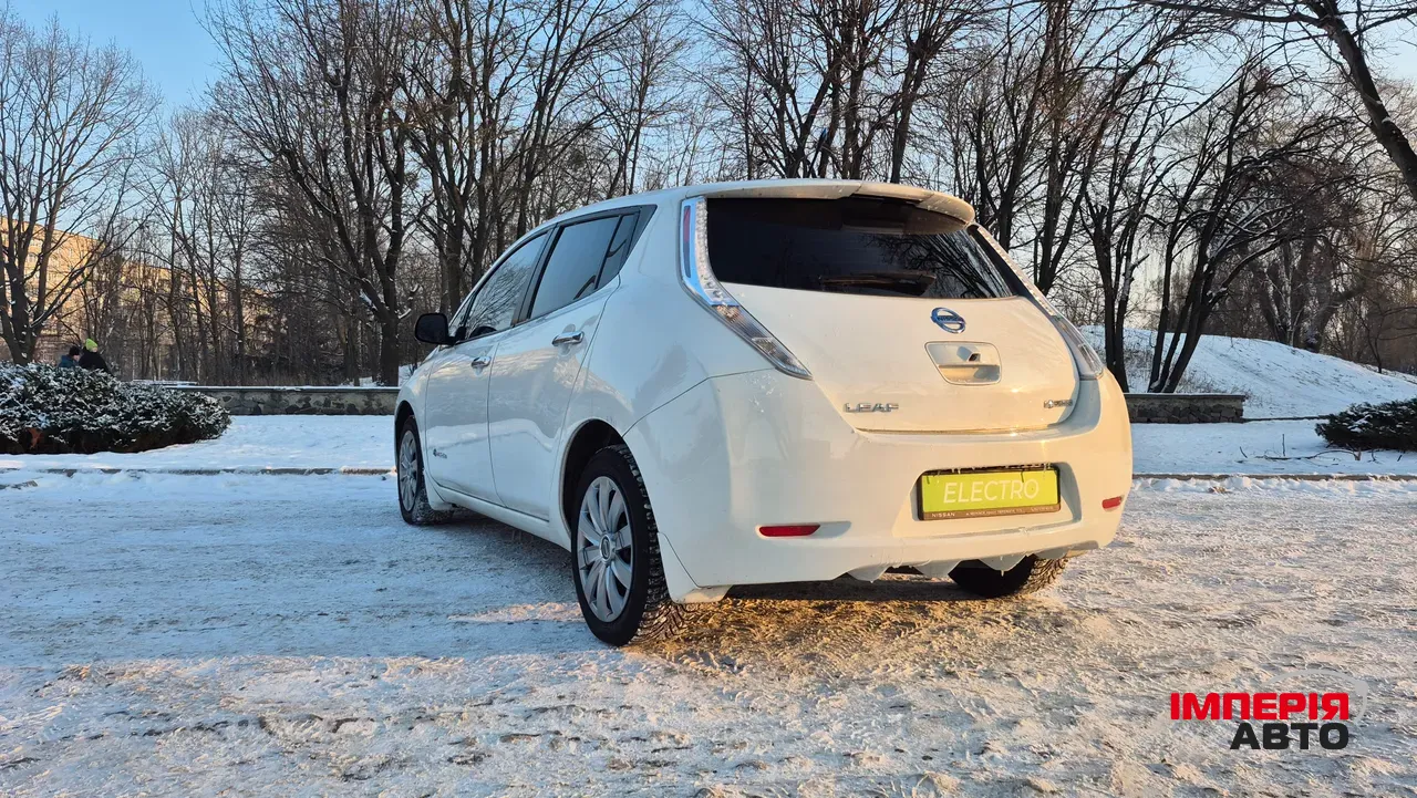 Nissan Leaf - фото 11