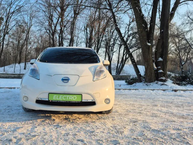 Nissan Leaf - фото 2