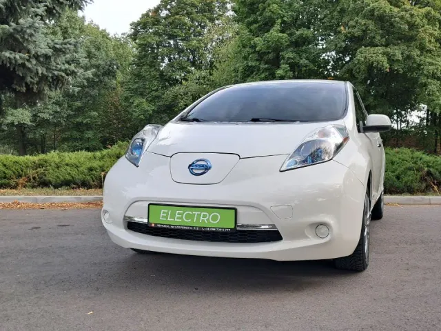 Nissan Leaf - фото 1