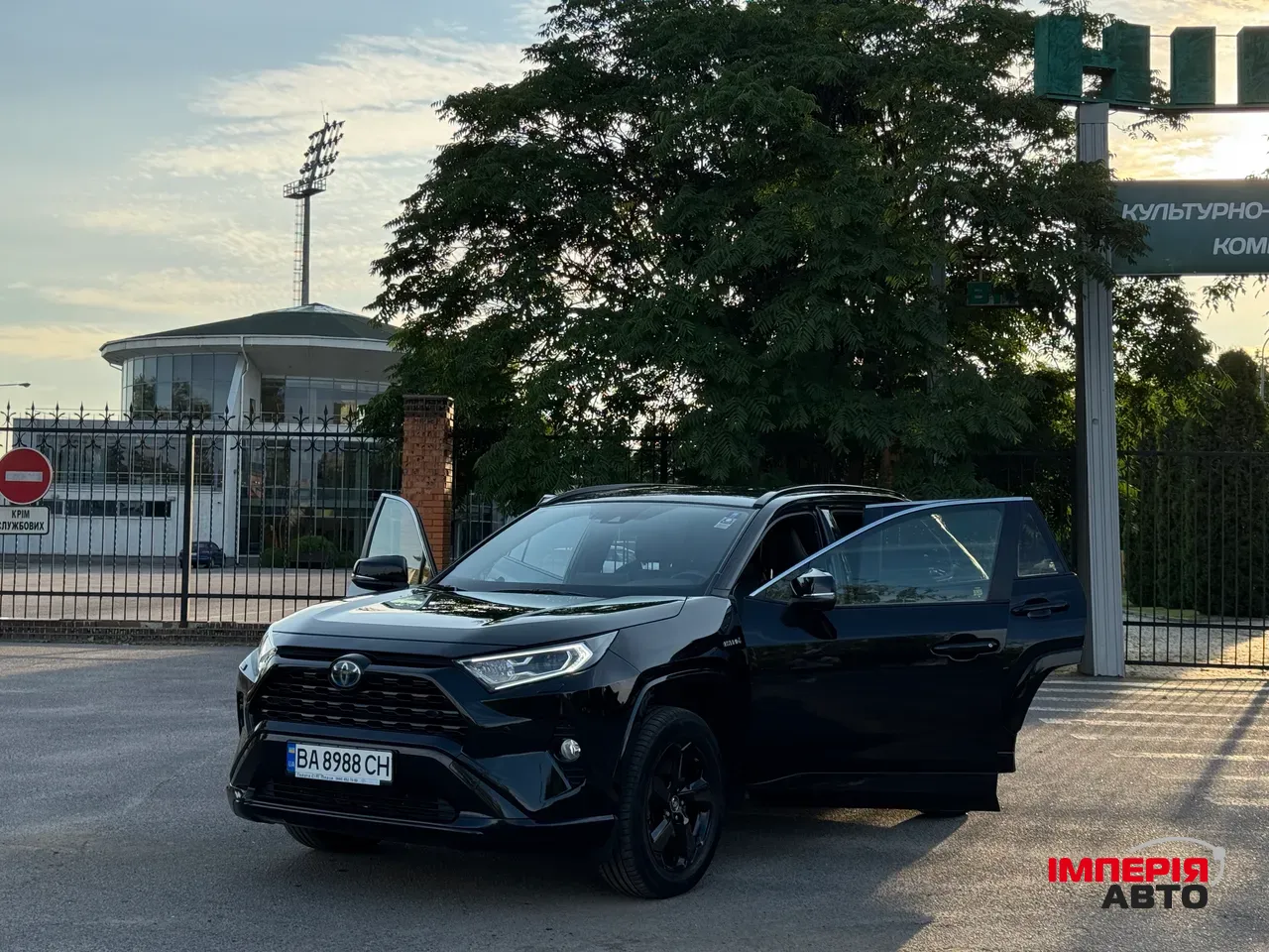 Toyota RAV4 - фото 7