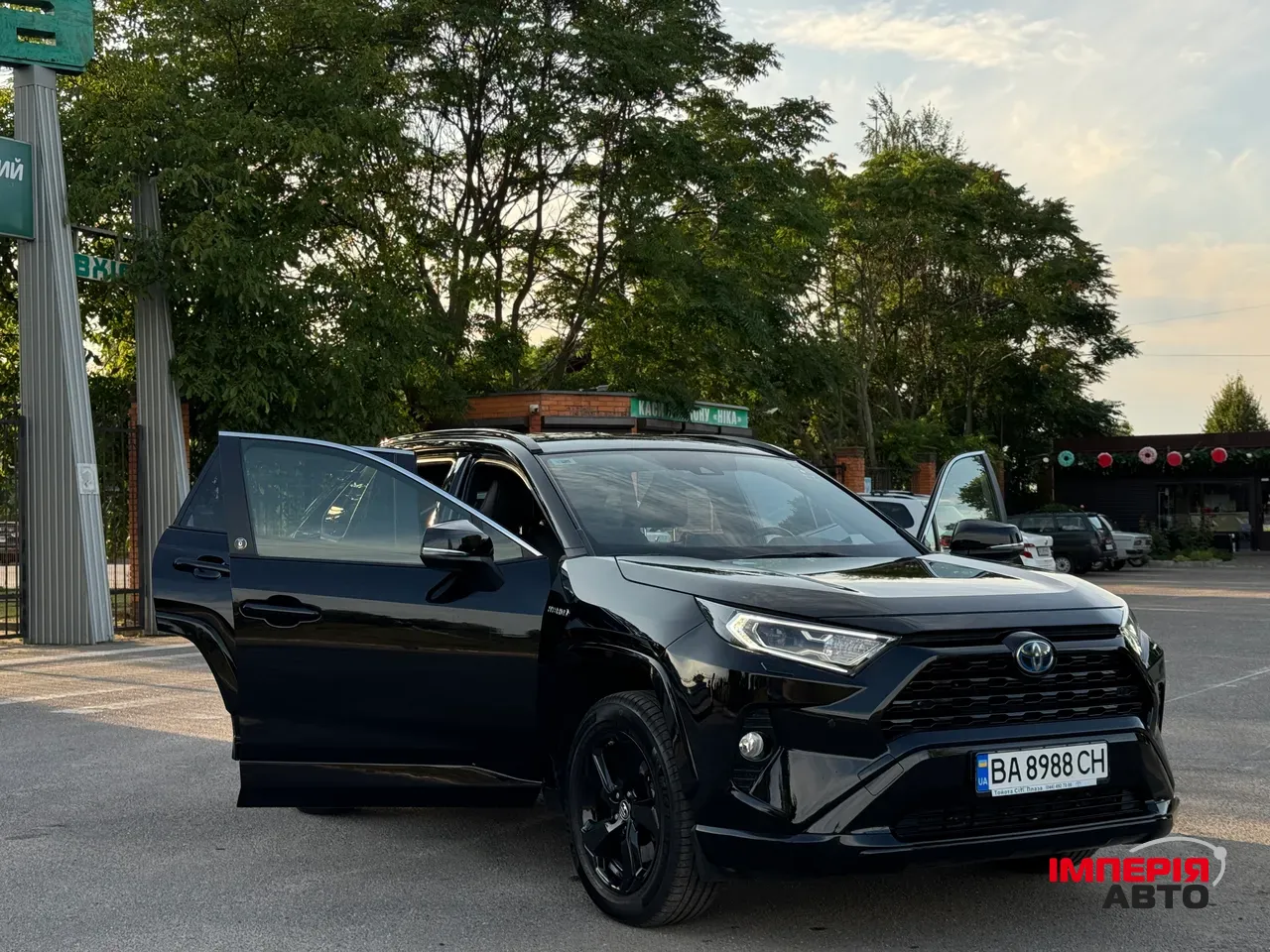 Toyota RAV4 - фото 8